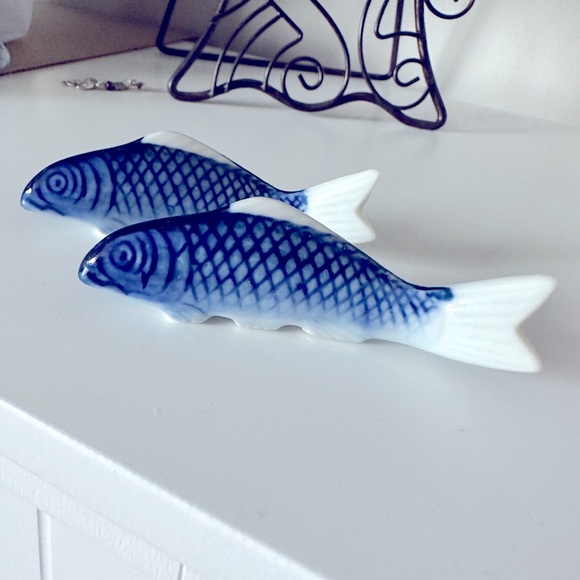Pair of Oki Japanese Ceramic Fish Chopstick Rests – S1923 - Picture 2 of 7